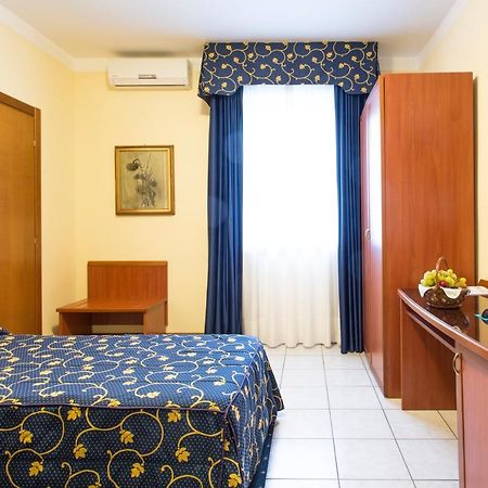 Hotel Ristorante Paladini Carisio Kültér fotó