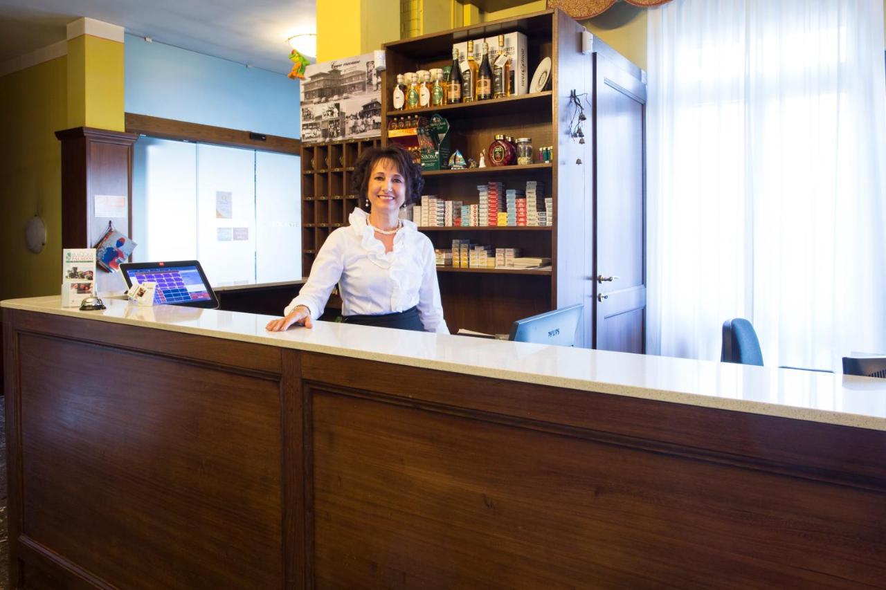 Hotel Ristorante Paladini Carisio Kültér fotó